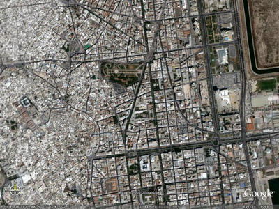 Vue aerienne (de plus haut Par Google Earth) de Tunis avec le Jardin Habib Thameur_redimensionner.jpg