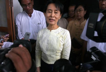 Aung San Suu Kyi-Gilad Shalit.jpg