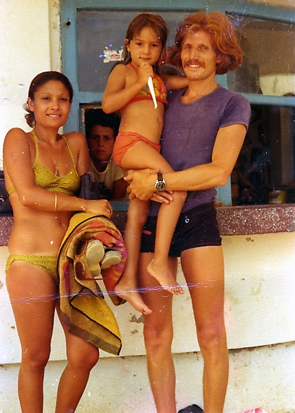 Guy Larousse, sa femme et sa fille