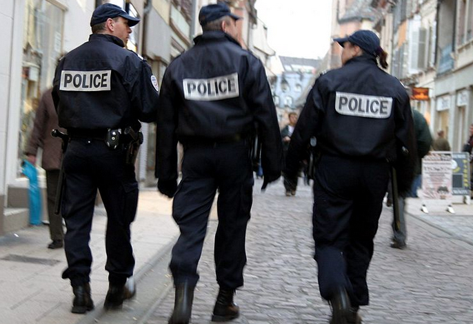 Le classement 2017 des pays les plus sûrs pour les touristes Police-francaise.jpg