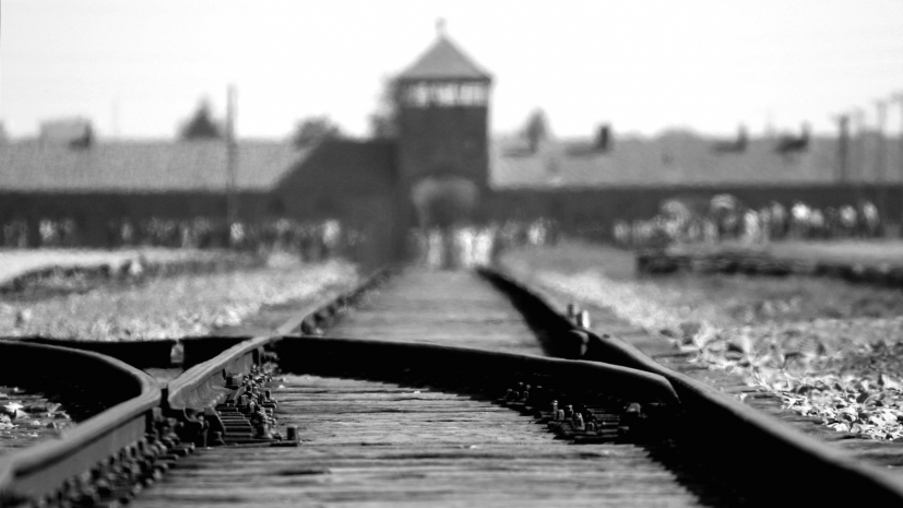 POLOGNE - JOUER SUR LES MOTS POUR RÉÉCRIRE L'HISTOIRE auschwitz-camps-de-la-mort-1.jpg
