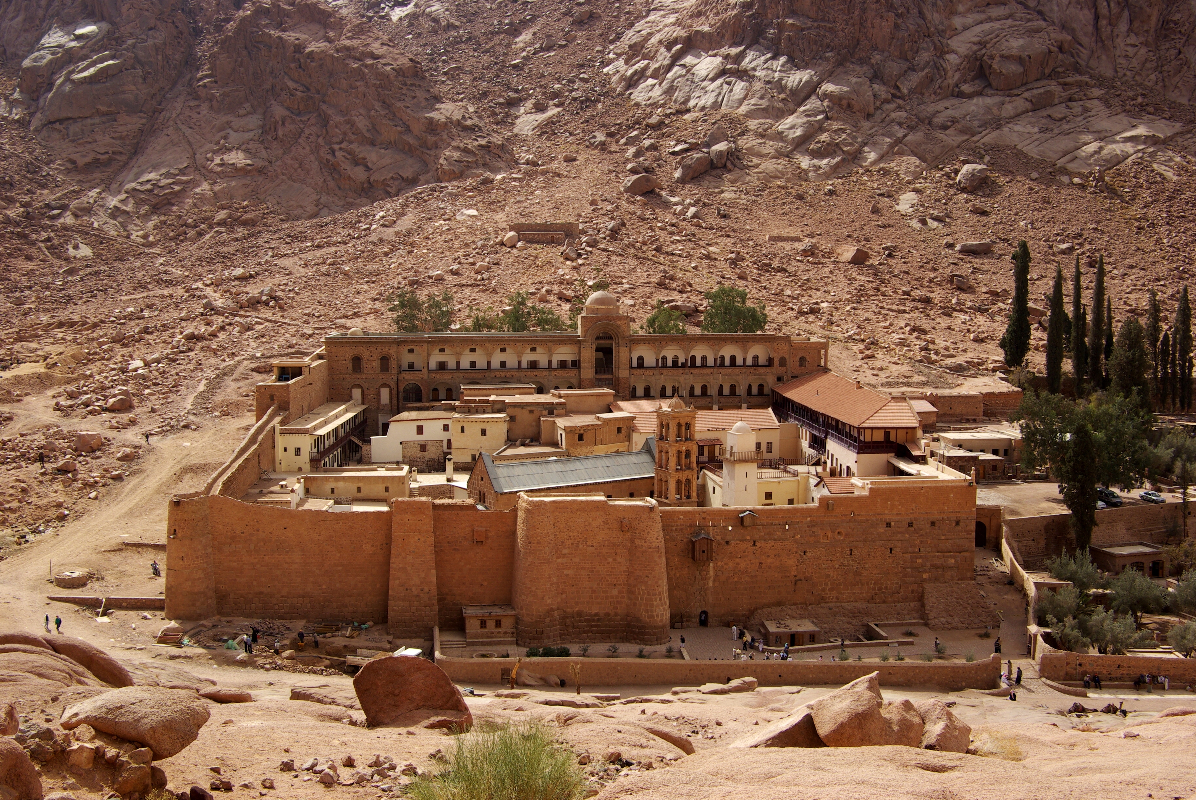 Katharinenkloster_Sinai_BW_2.jpg