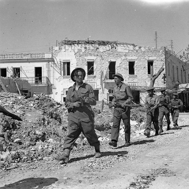 Victime juive en Tunisie pendant la 2eme Guerre mondiale : Annie Hagege Tunisia_1943_NA2733.jpg