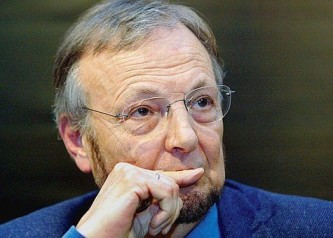 «POURQUOI BEAUCOUP DE SÉPHARADES SONT-ILS DEVENUS DES HASSIDIM?» Par le professeur Armand Abécassis abecassis-extra.jpg