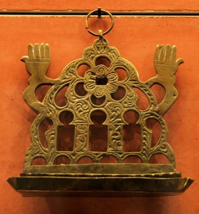 Tout sur Hanoucca des Juifs de Tunisie : Textes, recettes et coutumes lampe-de-hanouca.jpg