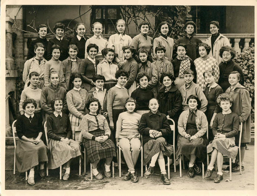 Lycée de Jeunes Filles Armand Fallières – CLASSE DE 4ème AB1 - 1955, par Jacqueline Perez-Bokobza Lycée de Jeunes Filles Armand Fallières – CLASSE DE 4ème AB1 – 1955, par Jacqueline Perez-Bokobza